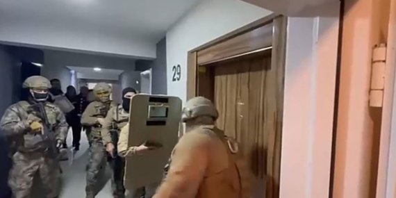 İzmir’de Bahis Çetesine Dev Operasyon: 2 Milyar TL’lik Hacim Ortaya Çıktı