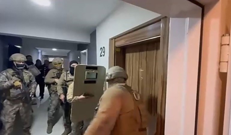 Izmir8217de-Bahis-Cetesine-Dev-Operasyon-2-Milyar-TL8217lik-Hacim-Ortaya-Cikti-featured