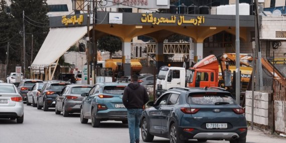 Ramallah'taki benzin istasyonları önünde kuyruklar oluştu