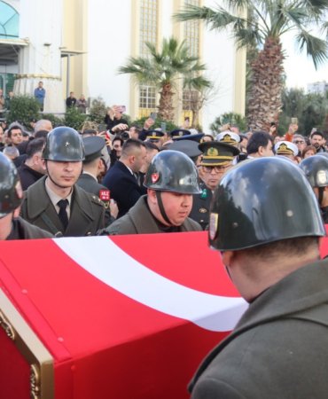 Sehit-Binbasi-Ibrahim-Bolat8217in-Son-Yolculugu-Izmir8217den-featured