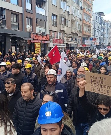 Soma-Madencilerinden-Maas-Hakki-Icin-Sehir-Merkezine-Yuruyus-featured