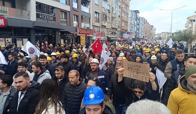 Soma-Madencilerinden-Maas-Hakki-Icin-Sehir-Merkezine-Yuruyus-featured