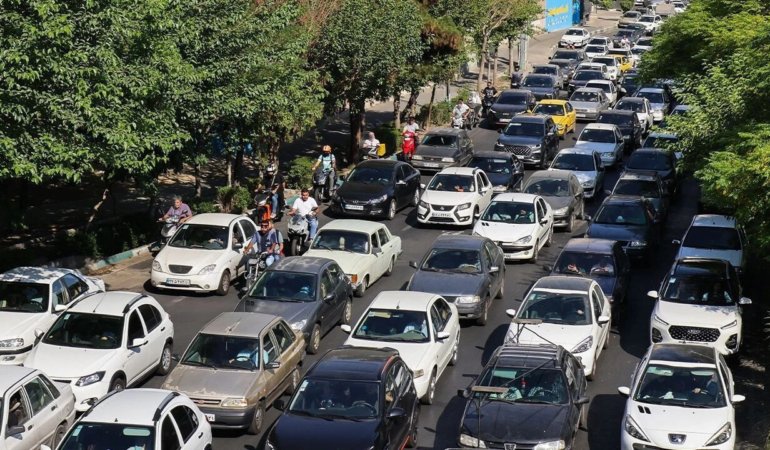 Bolgesel-Gerilim-Artarken-Tahran8217dan-100-Bin-Kisi-Ayrildi-featured