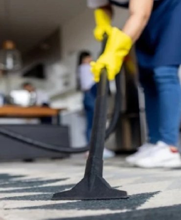 Ev-Hizmetleri-Fiyatlari-Firladi-Bakici-ve-Gundelikci-Ucretleri-Cep-Yakiyor-featured