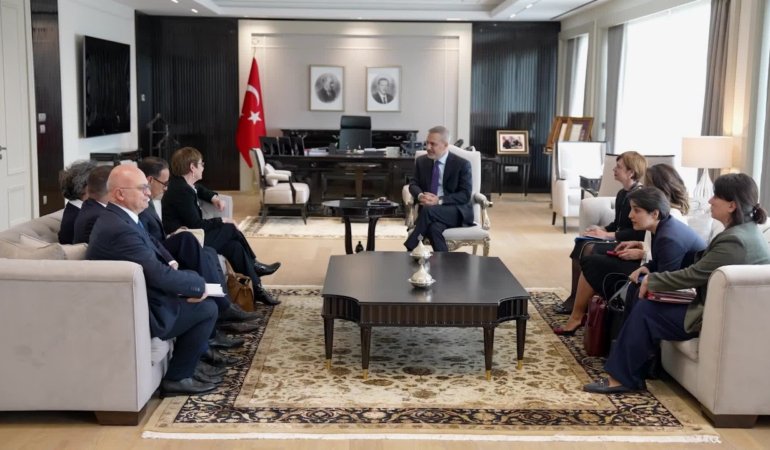 Fidan-ve-EBRD-Baskani-Basso-Ankara8217da-Bulustu-featured