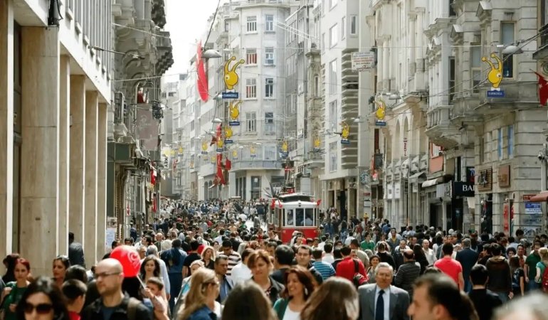 Türkiye'de işsizlik geriledi ama dikkat çeken detay: Atıl işgücü arttı