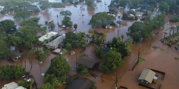 Hawaii’de Yirmi Yıldır Görülmemiş Sel: 5.500 Kişi Tahliye Ediliyor