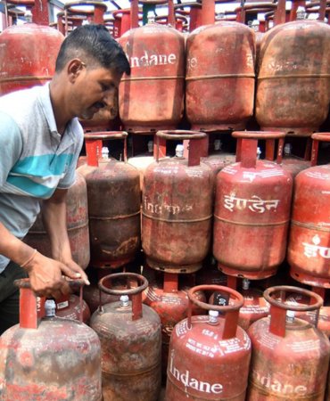 Hindistan8217da-Tup-Kuyruklari-Hurmuz-Panigini-Tetikledi-featured