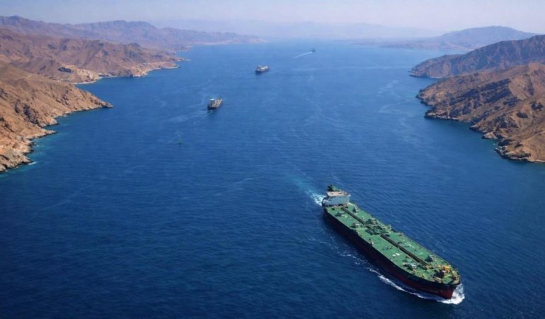 Iran8217dan-Hurmuz-Bogazi-Gecisine-Ucret-Hamlesi-featured