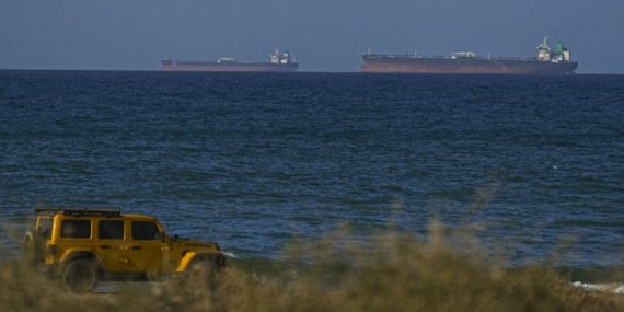Hürmüz Boğazı Karıştı: Ticari Gemilere Ateş Açıldı