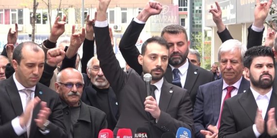 İYİ Parti’de Peş Peşe İstifalar Gerçekleşti