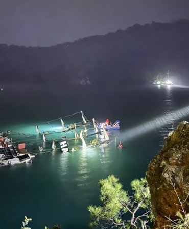 Oludeniz8217de-Firtina-Tur-Teknesini-Batirdi-6-Kurtuldu-1-Can-Kaybi-featured