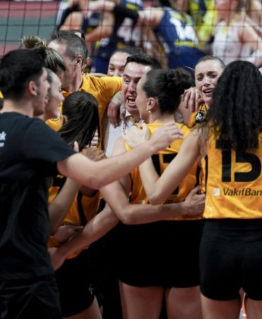 VakifBank-Turkiye8217de-Ikinci-Kez-Sampiyonluk-Sevinci-Yasadi-featured