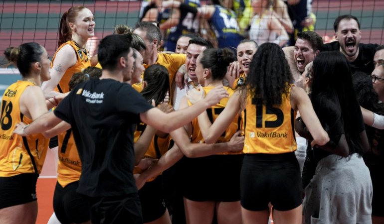 VakifBank-Turkiye8217de-Ikinci-Kez-Sampiyonluk-Sevinci-Yasadi-featured